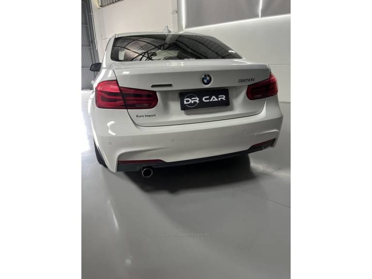 BMW - 320I - 2017/2017 - Branca - R$ 129.900,00